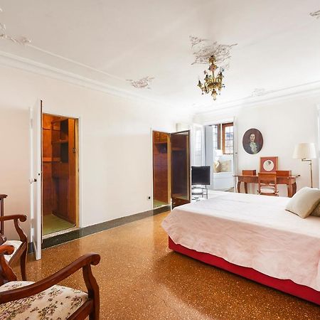 Ca' Fenice, Charming Apartment In San Marco, Sleep 7 Velence Kültér fotó