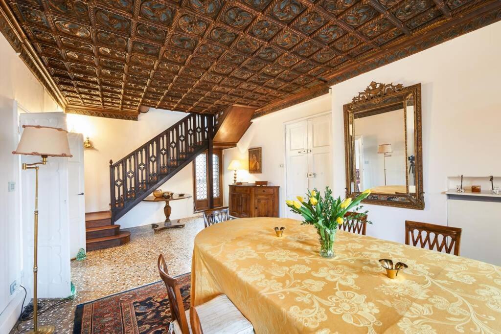 Ca' Fenice, Charming Apartment In San Marco, Sleep 7 Velence Kültér fotó